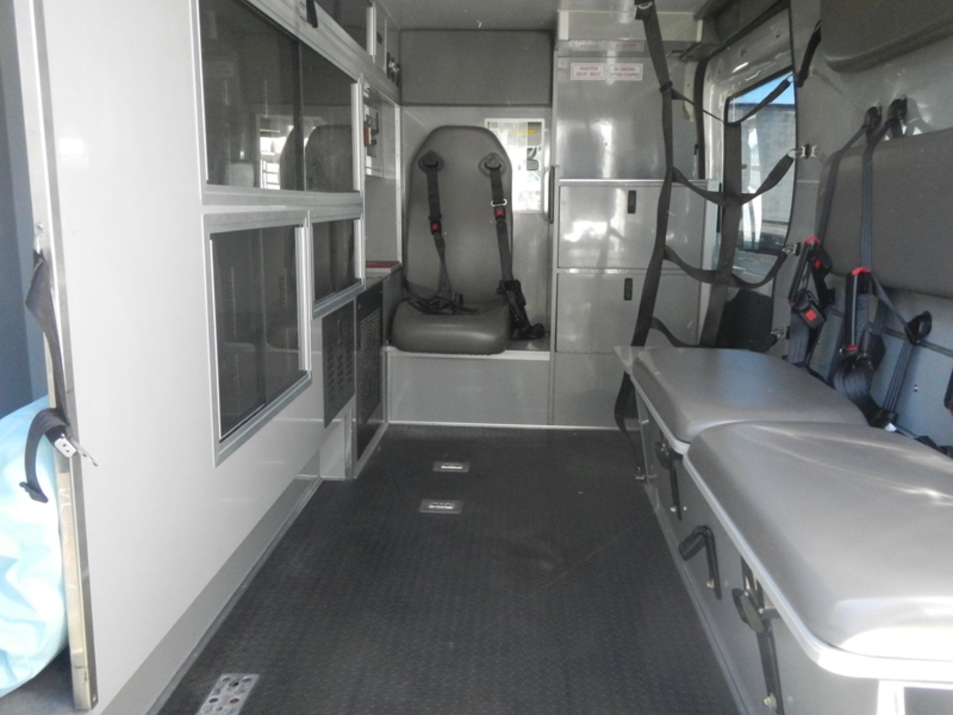 2017 FORD Transit 250 AMBULANCE- PowerStroke dsl 140,090 miles - VIN: 1FDYR2CV8HKA57716 - Image 6 of 6