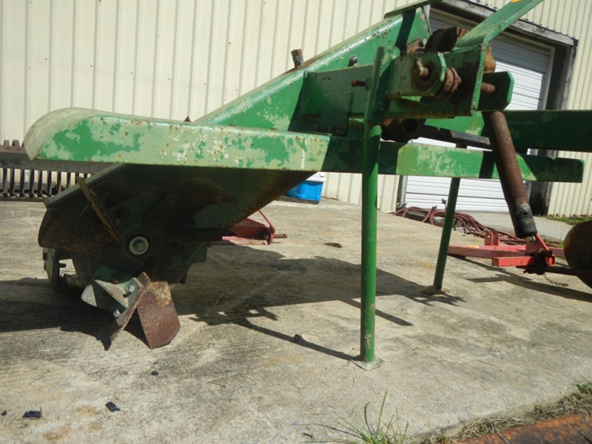 Reddick off set trencher has been modified so you can change bearings without removing bottom shaft - Image 3 of 3