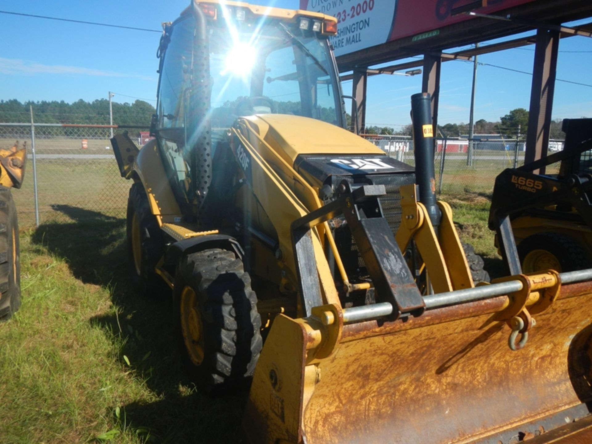 2012 CAT 420F backhoe/loader with cab, 4WD, cab, extendahoe with thumb, 4in1 front bucket, with - Image 8 of 9