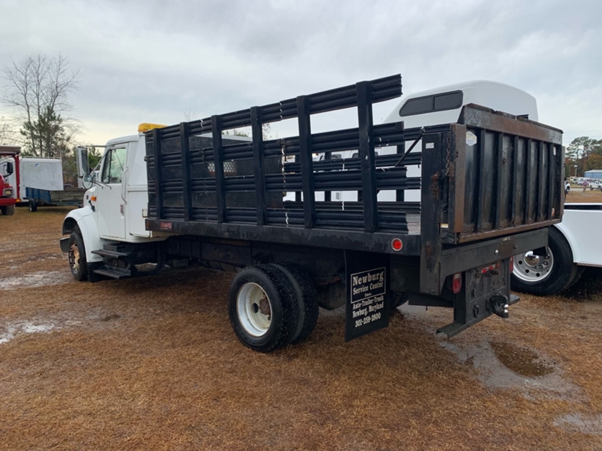 2001 International 4700 DT 466 dsl automatic - Image 4 of 5