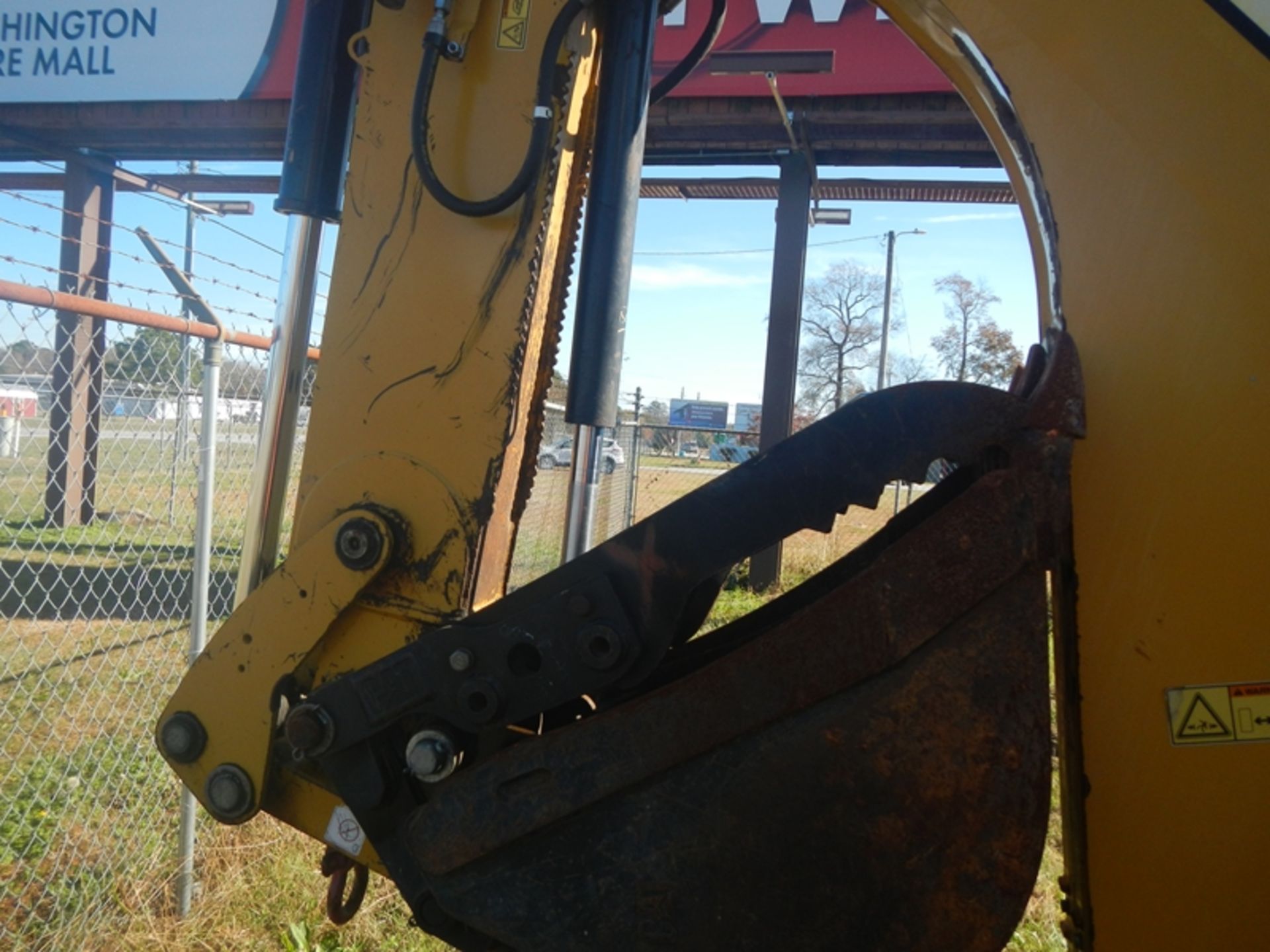 2012 CAT 420F backhoe/loader with cab, 4WD, cab, extendahoe with thumb, 4in1 front bucket, with - Image 6 of 9