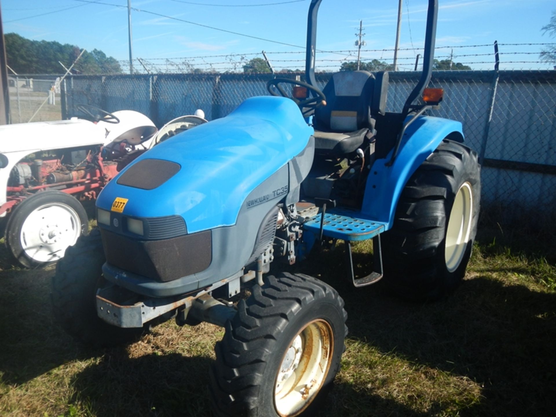 New Holland TC35 utility tractor - 4wd