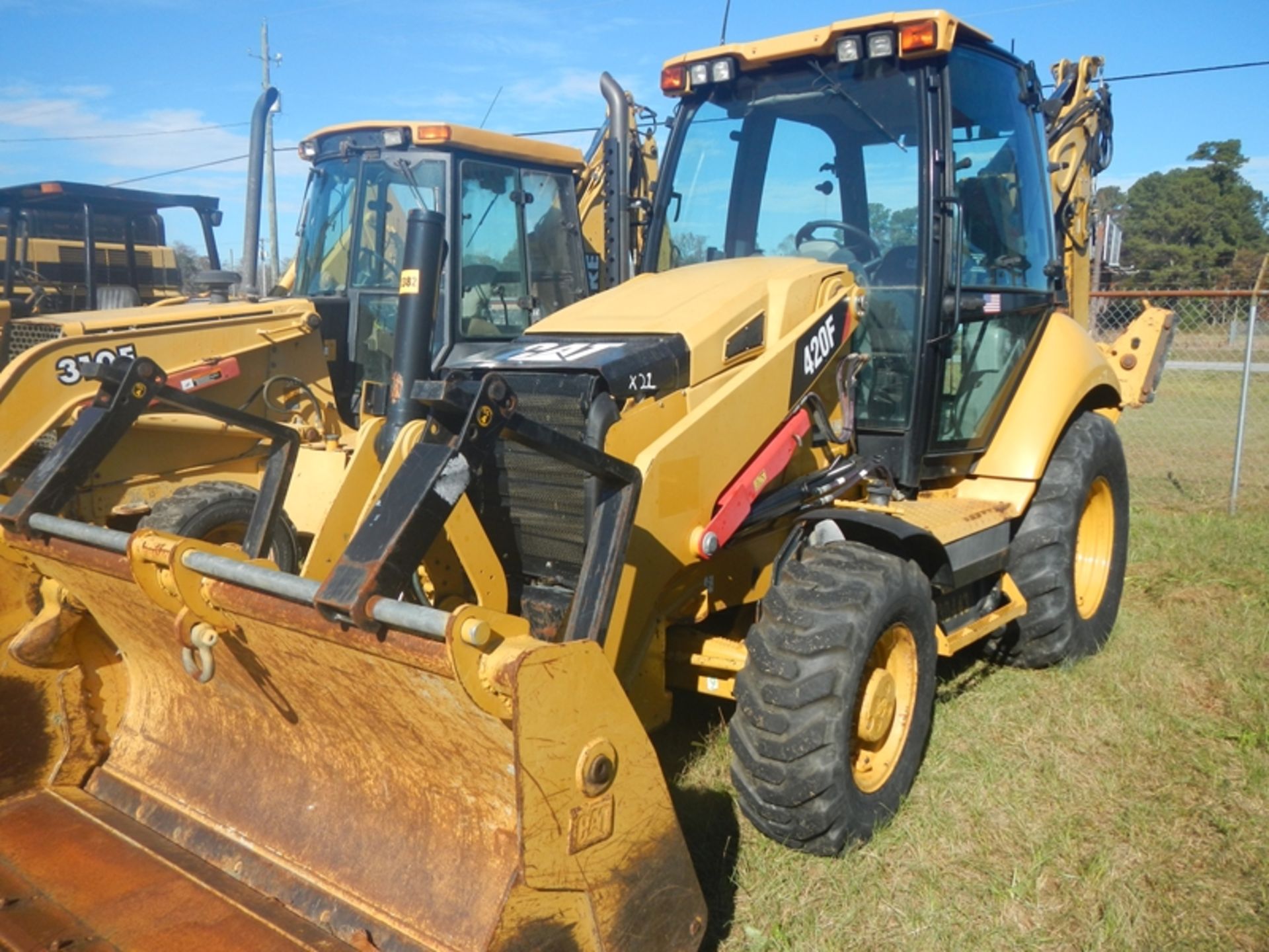 2012 CAT 420F backhoe/loader with cab, 4WD, cab, extendahoe with thumb, 4in1 front bucket, with - Image 3 of 9