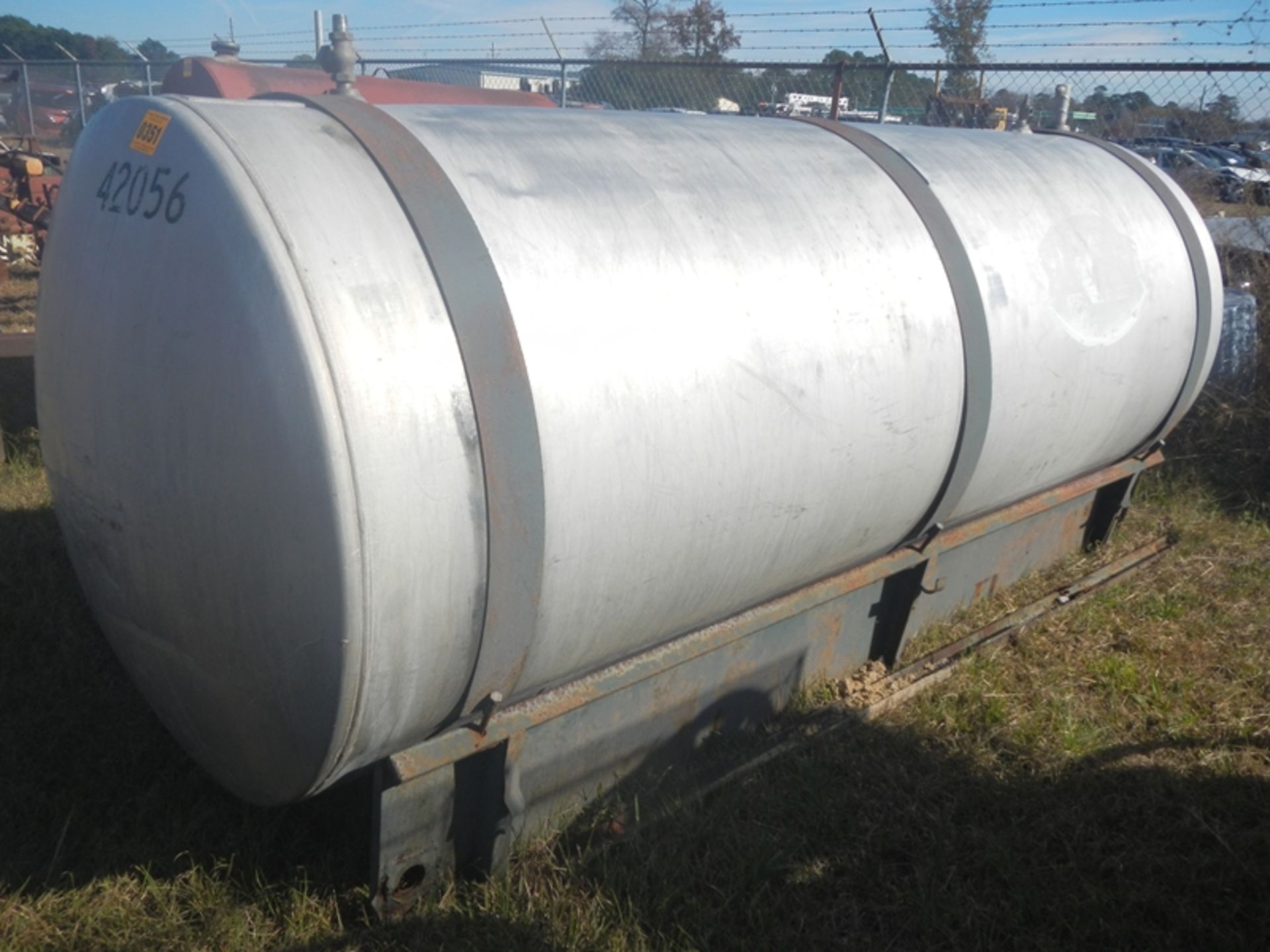 1000 gallon aluminum tank on skids - skid is weak