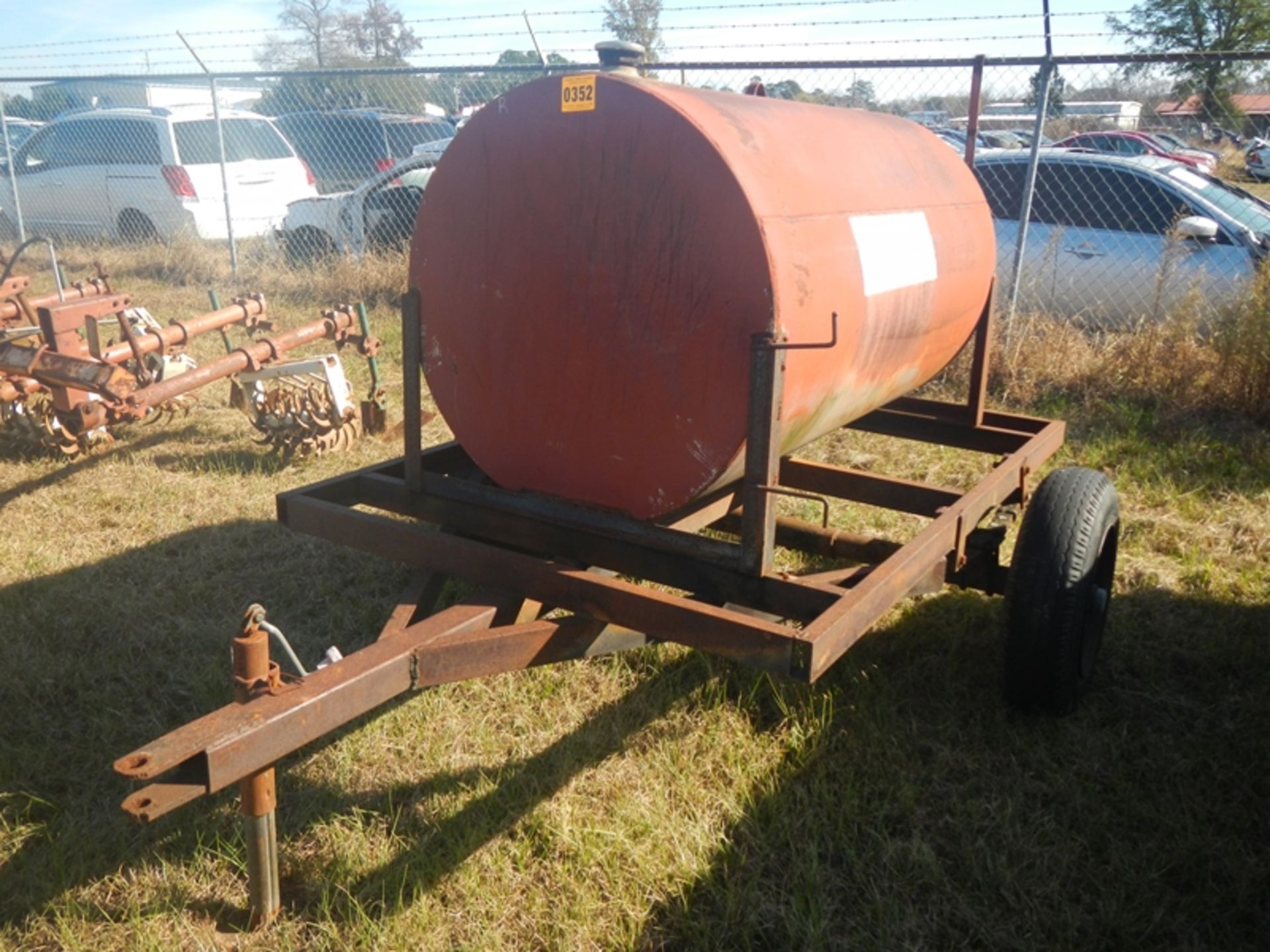 280 gallon fuel tank on trailer - (NO TITLE)