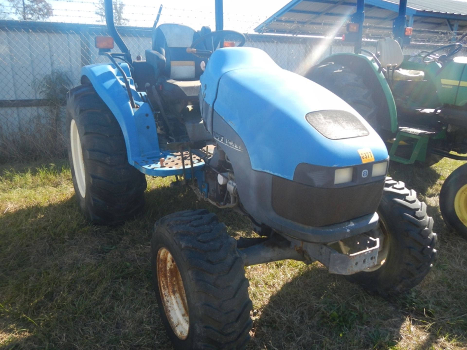 New Holland TC35 utility tractor - 4wd - Image 5 of 5