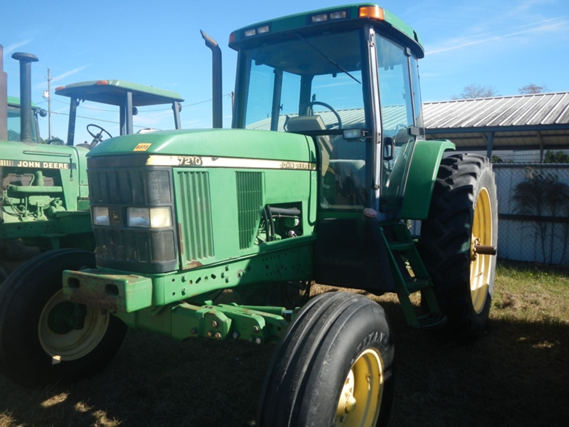 JD 7210 tractor - quad range, 8981 hrs - RW7210HO52737