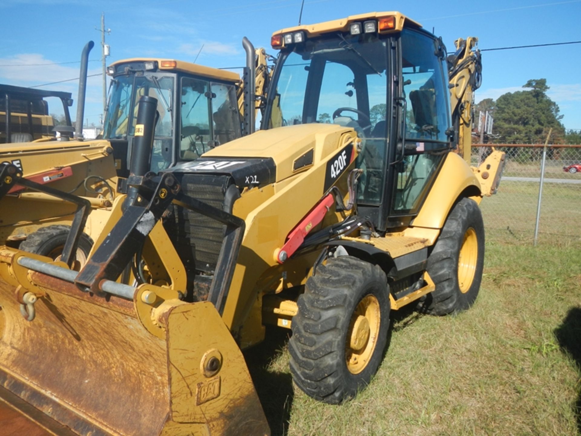 2012 CAT 420F backhoe/loader with cab, 4WD, cab, extendahoe with thumb, 4in1 front bucket, with