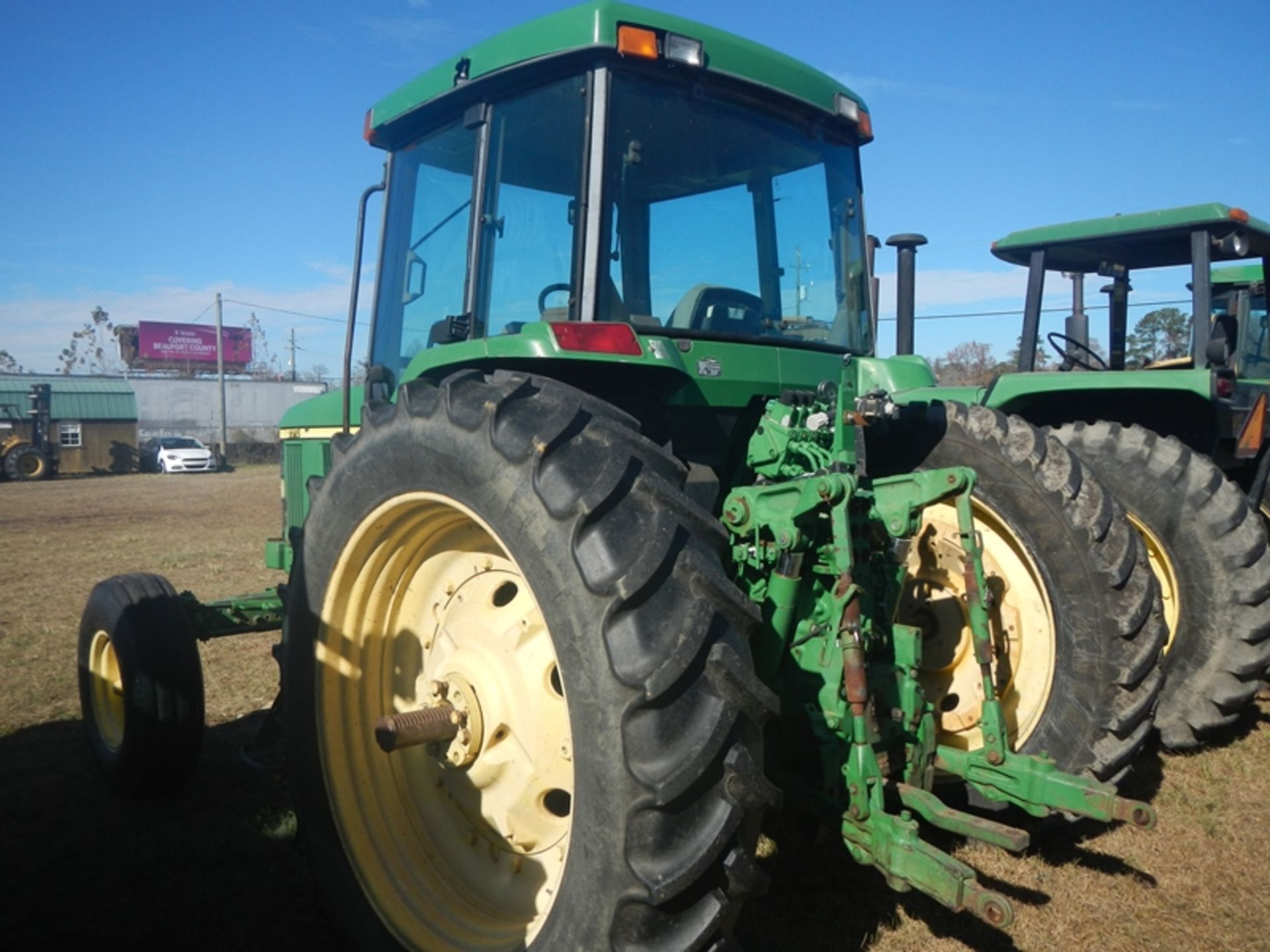 JD 7210 tractor - quad range, 8981 hrs - RW7210HO52737 - Image 2 of 6