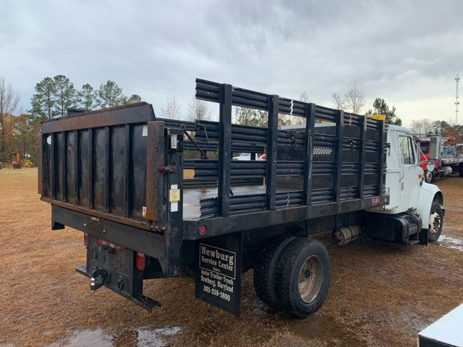 2001 International 4700 DT 466 dsl automatic - Image 3 of 5