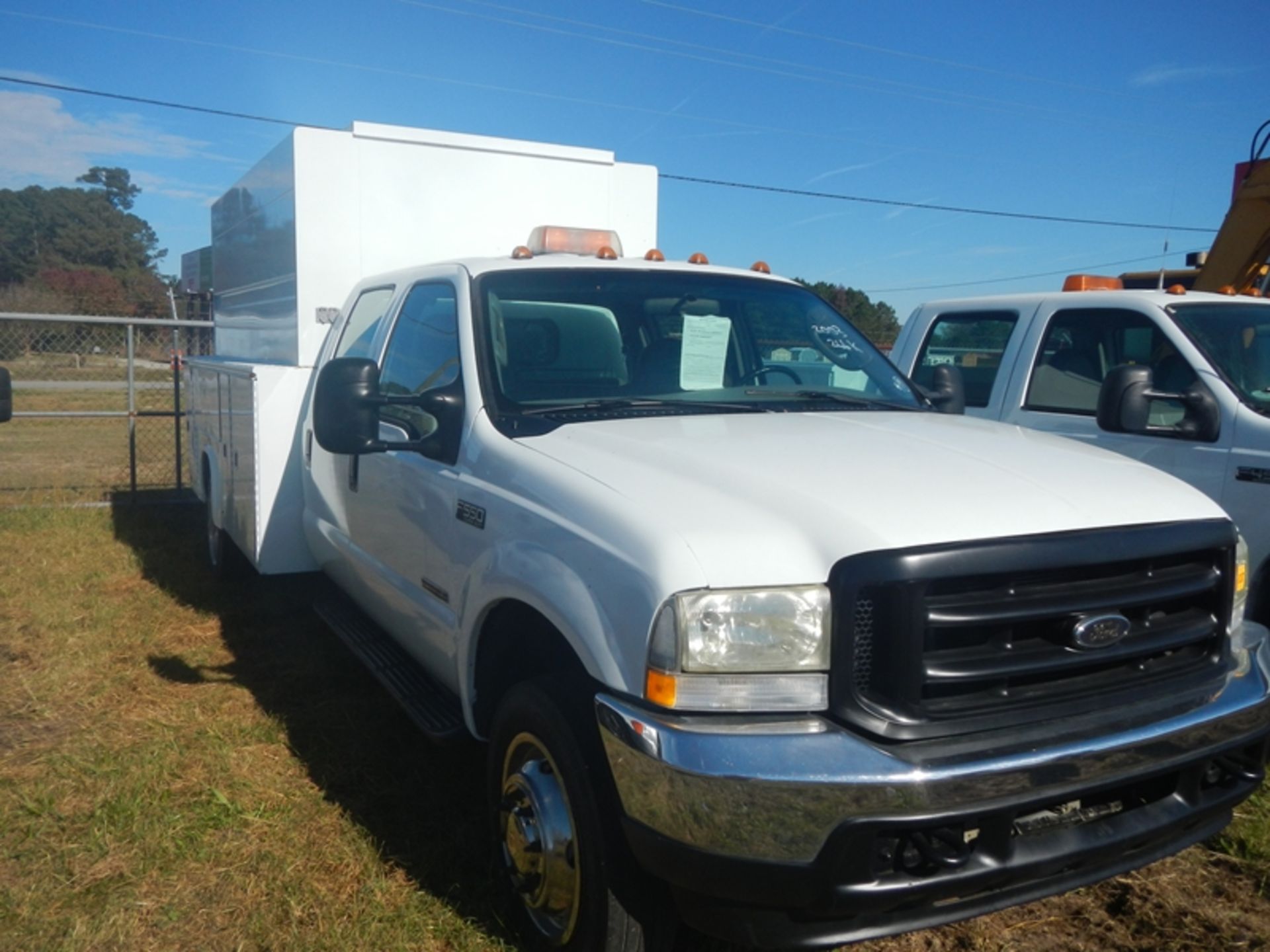 2003 FORD F550 dsl, crew cab, covered utility body - 266,663 miles - 1FDAW56P33EB48960 - Image 6 of 6