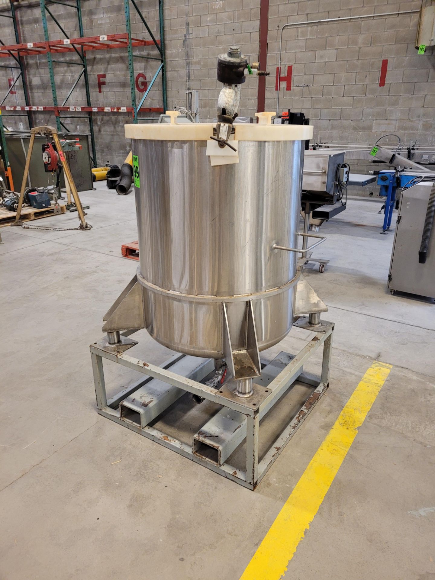 300 L / 80 Gal CHERRY BURRELL stainless steel 316 mixing tank with air motor mixer on stainless stee - Image 5 of 10