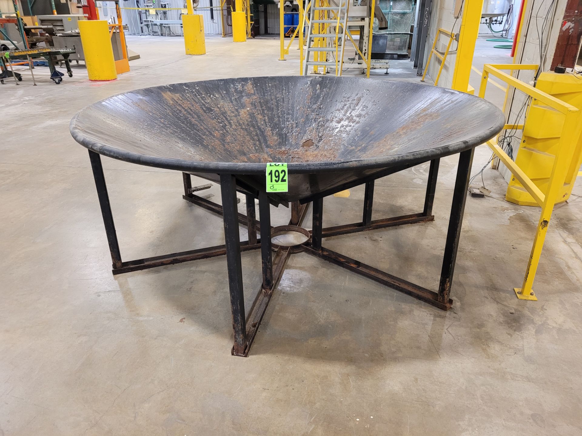 Steel cone tank base