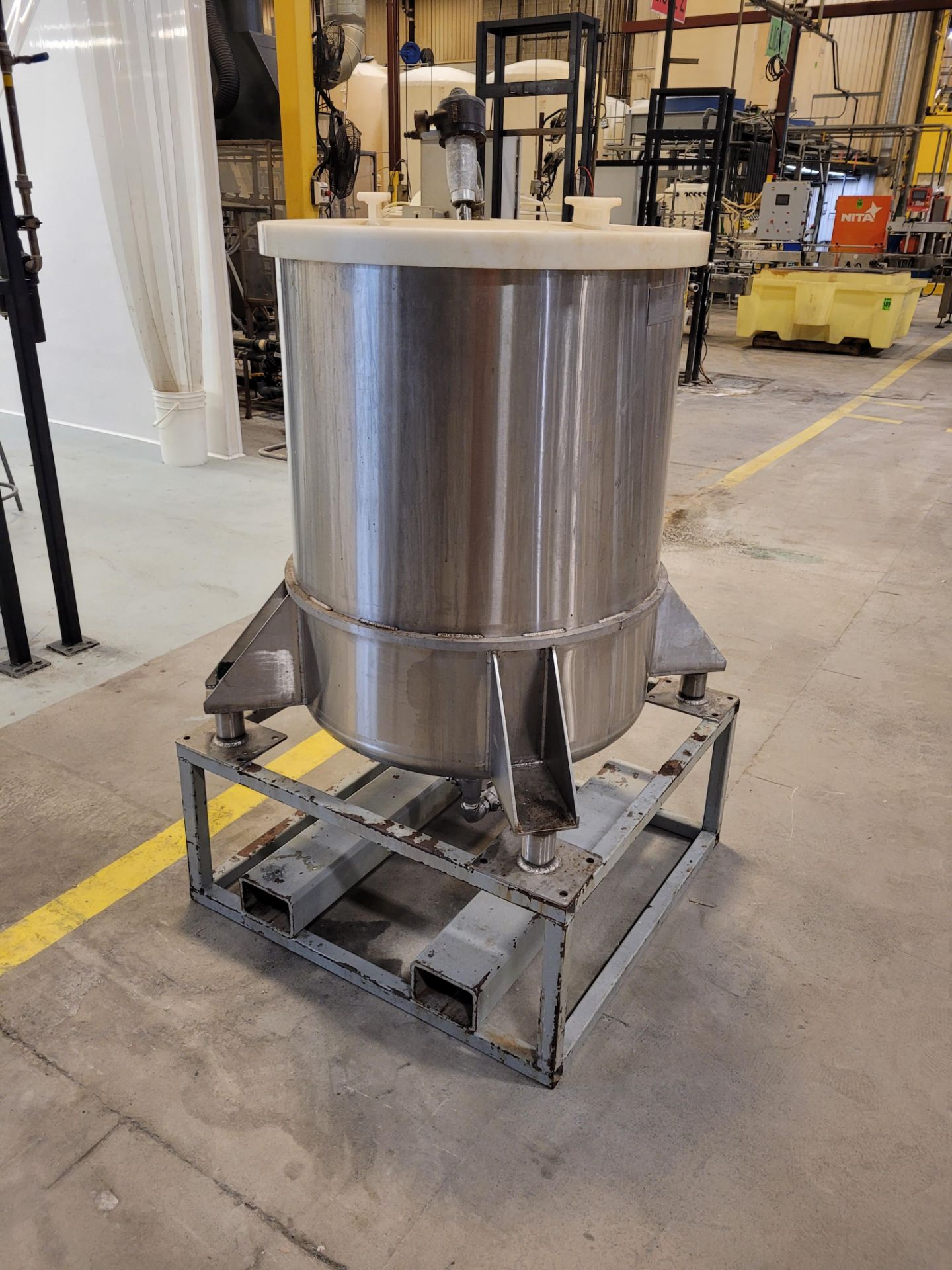 300 L / 80 Gal CHERRY BURRELL stainless steel 316 mixing tank with air motor mixer on stainless stee - Image 3 of 10