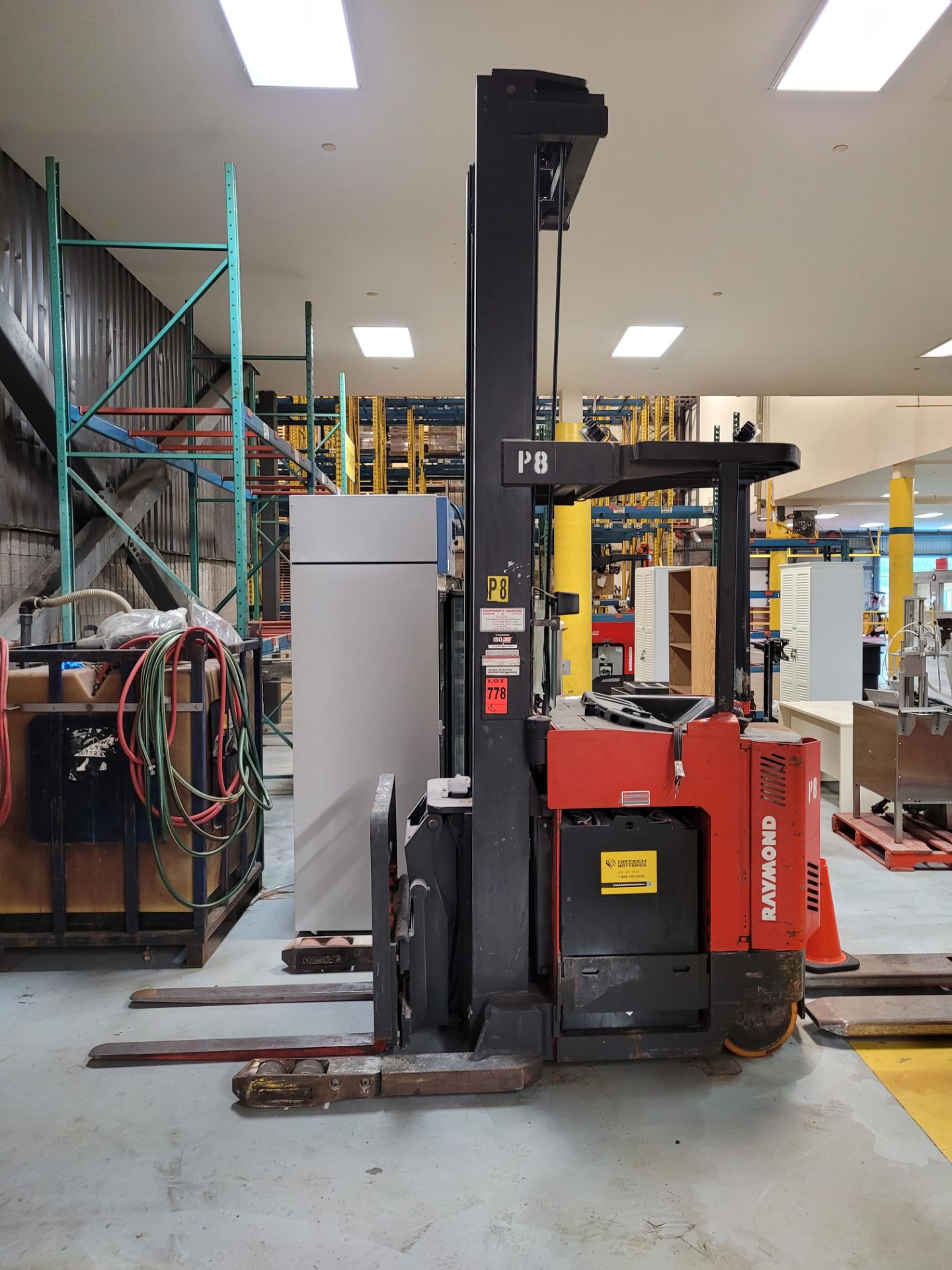 RAYMOND mod. EASI DR30TT Double Deep Reach electric forklift 35' lift height, 3000lb cap., ser. EZ-C