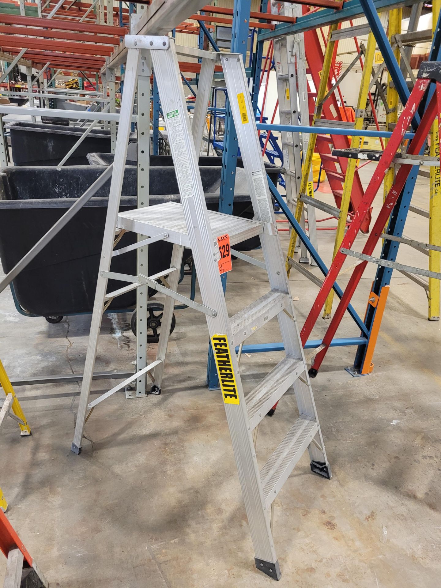FEATHERLITE 6' aluminum heavy duty platform ladder mod. 3506 - Image 2 of 3