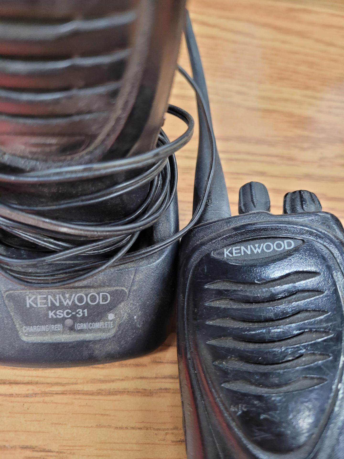 (2) KENWOOD KSC-31 two way radios and chargers - Image 3 of 3
