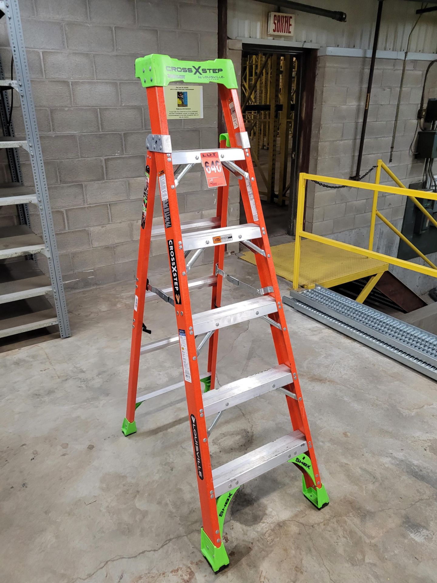 LOUSIVILLE Cross Step 6' fibreglass aluminum step ladder