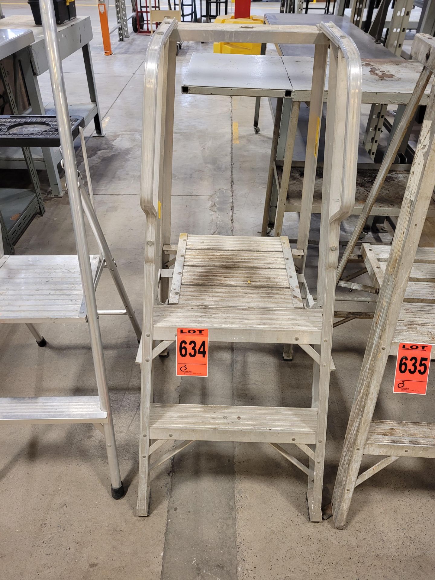 2-step aluminum step ladder