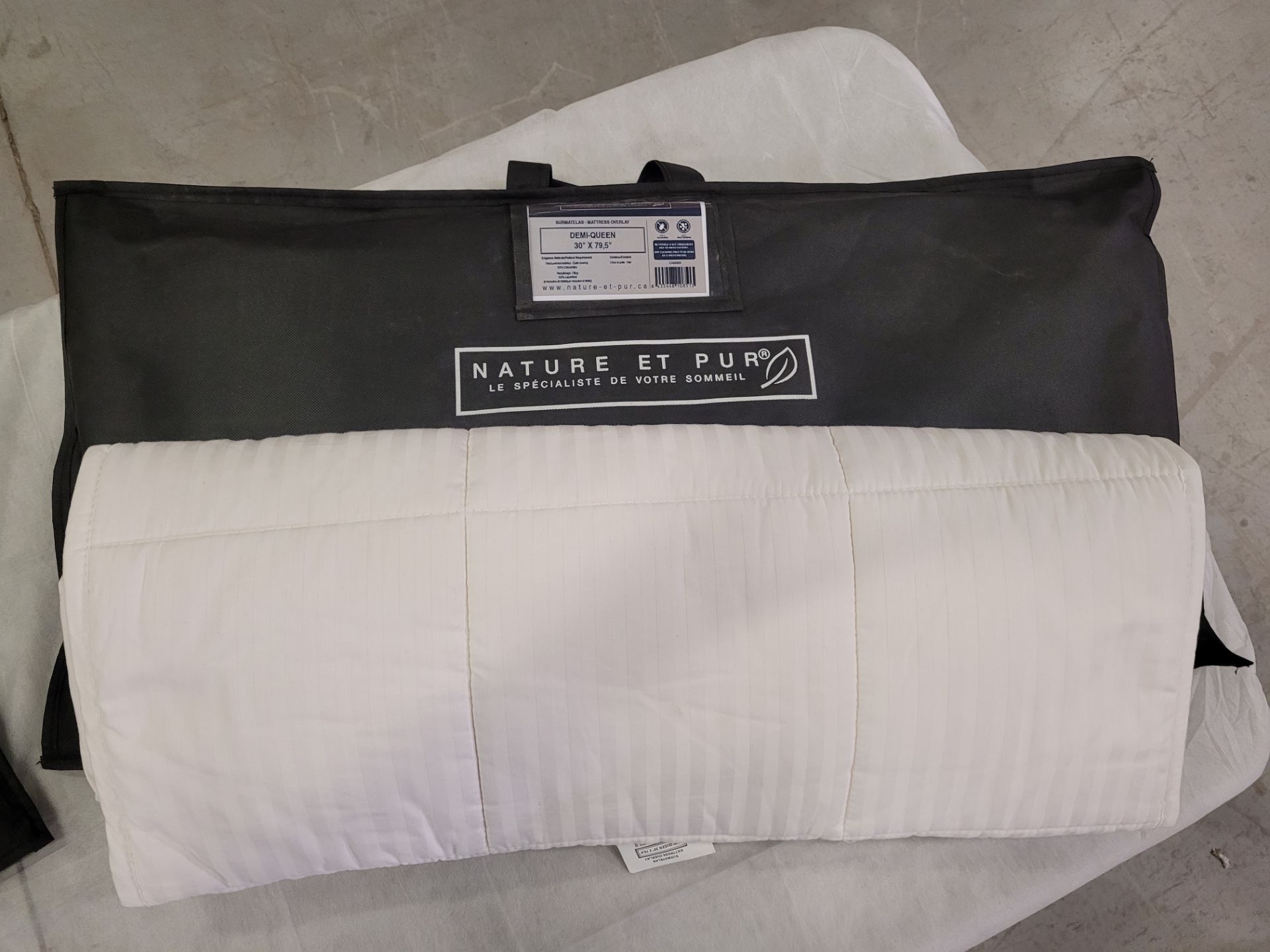 Surmatelas NATURE & PUR mod. NATURALUX taille _ Queen 30”x79.5” hypoallergéniques, Anti acariens, An - Image 2 of 2