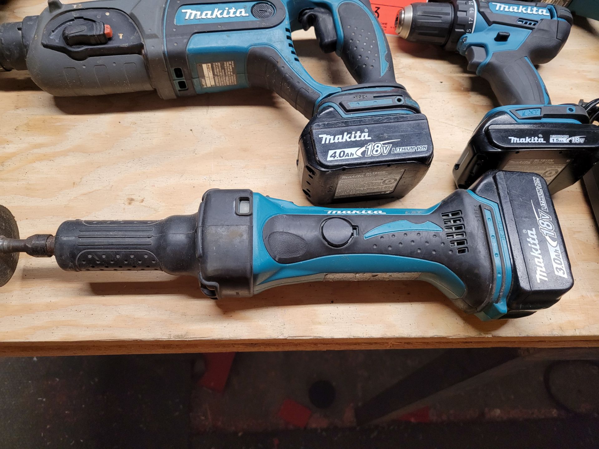 Set of 6 MAKITA LXT Lithium-Ion cordless power tools and (5) Lithium Ion Batteries including:MAKITA - Image 3 of 9