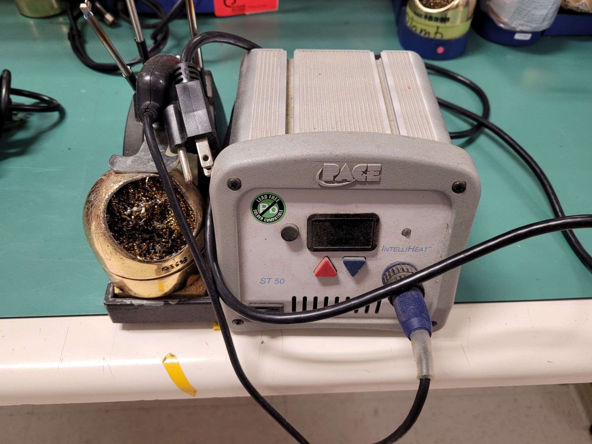 PACE mod. ST-50 IntelliHeat Digital Soldering Station with TD-100 soldering Iron and Standard Cubby