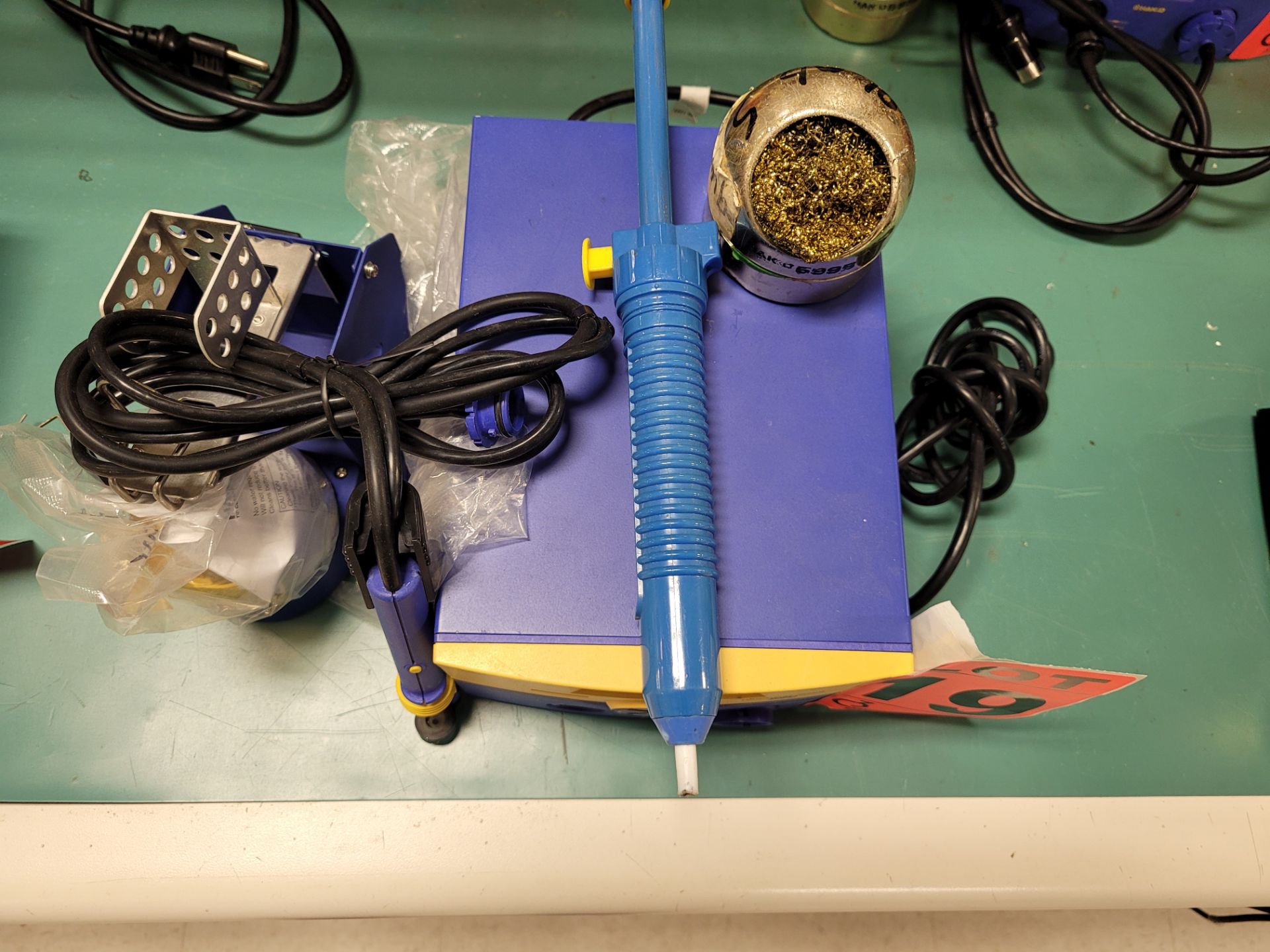 HAKKO FM-204 soldering station - Image 3 of 6