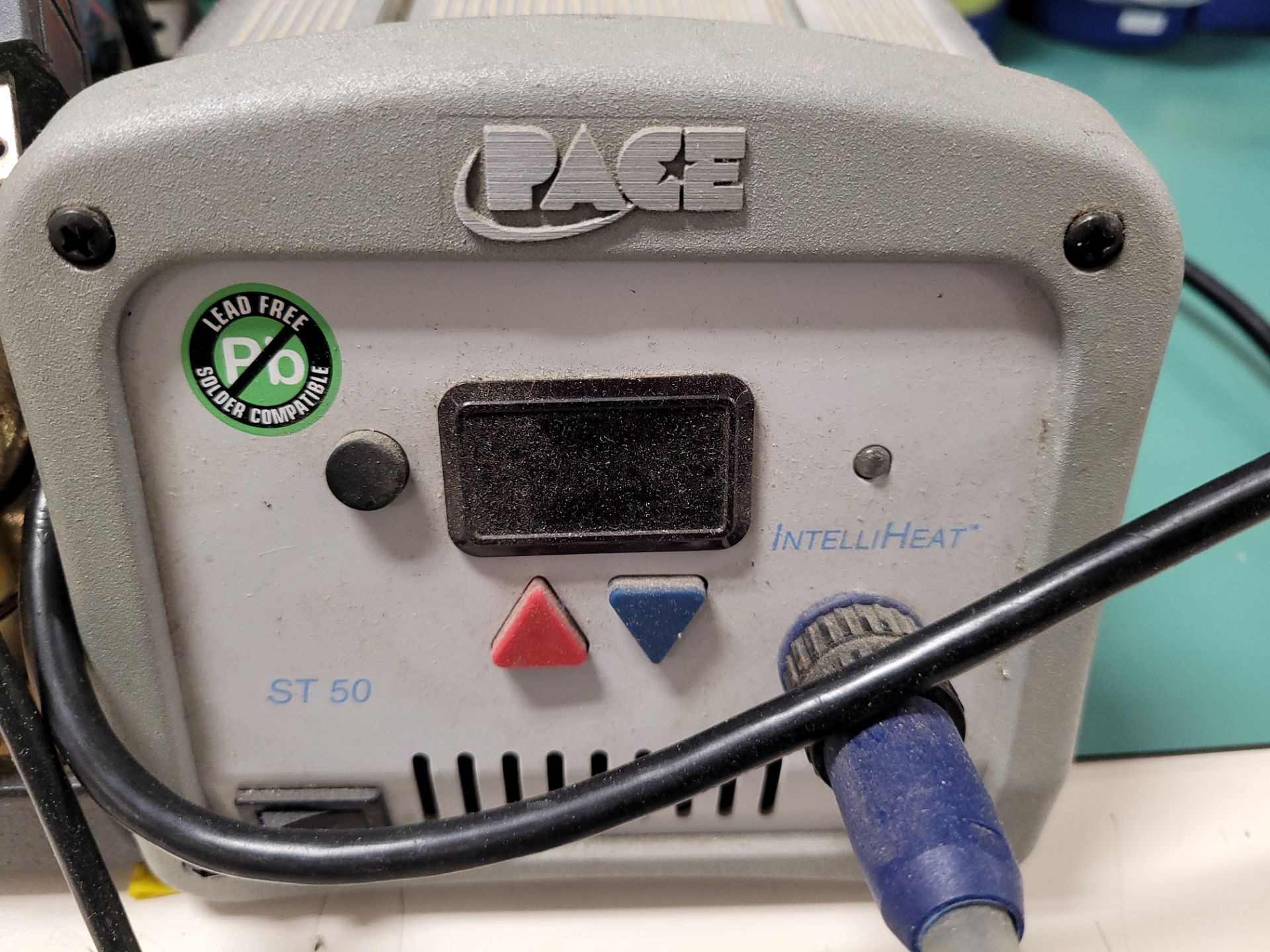 PACE mod. ST-50 IntelliHeat Digital Soldering Station with TD-100 soldering Iron and Standard Cubby - Image 3 of 4