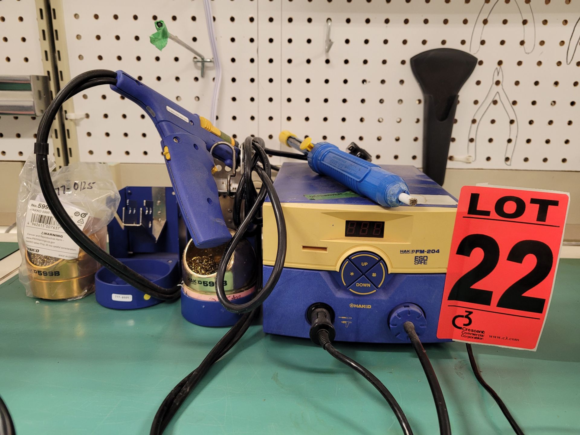 HAKKO FM-204 soldering station