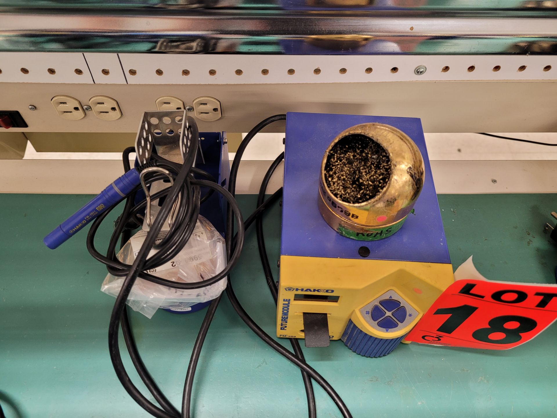 HAKKO FM-202 soldering station - Image 4 of 6