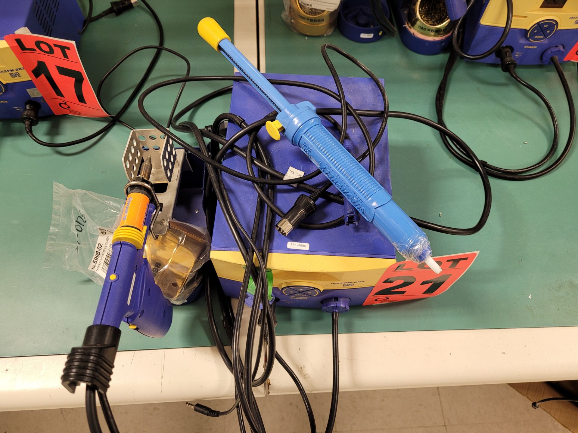 HAKKO FM-204 soldering station - Image 2 of 5