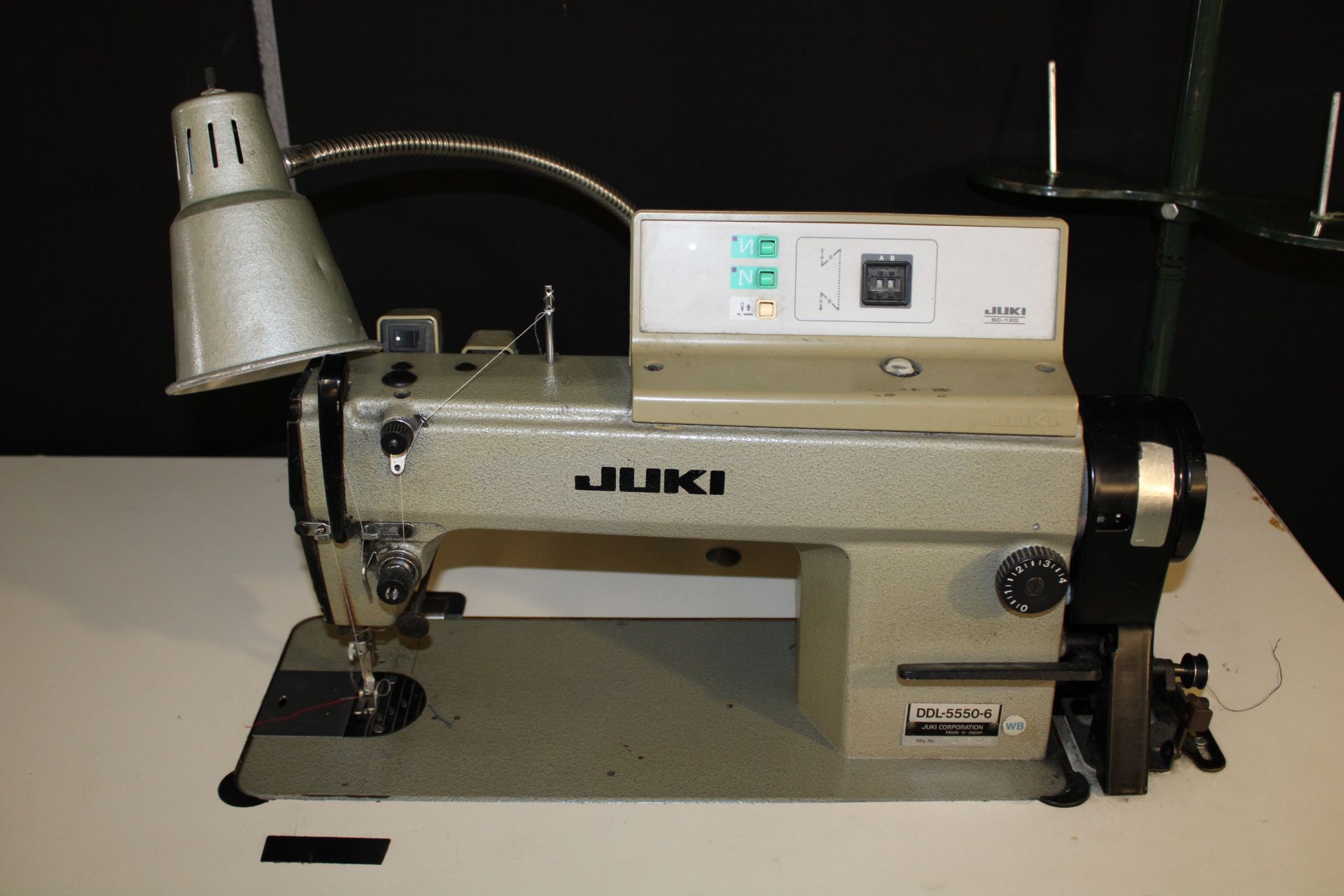 JUKI mod. DDL-5550-6, SC-120 industrial sewing machine, 110V, P/T/AIR FOOT LIFT - Image 3 of 5