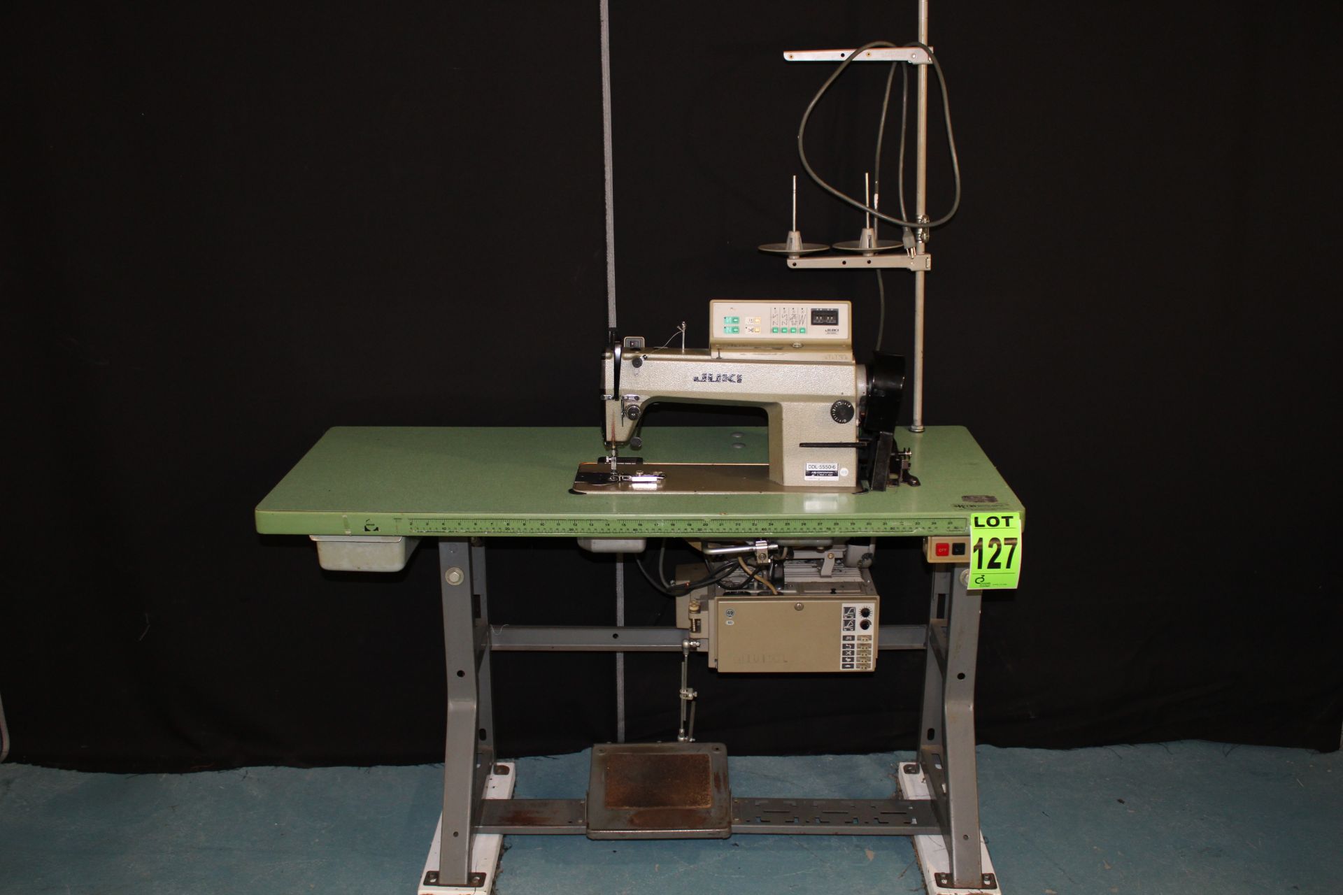 JUKI mod. DDL-5550-6, SC-220 industrial sewing machine, 110 V, P/T/FOOT LIFT