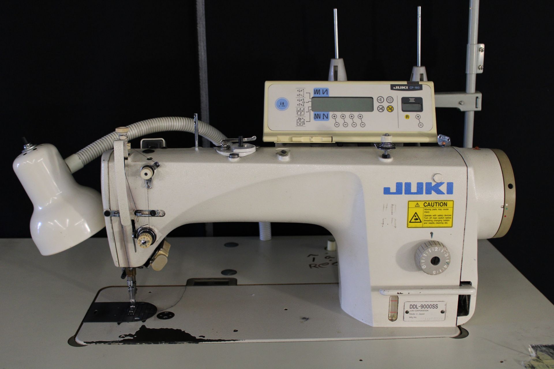 JUKI mod. DDL-9000SS industrial sewing machine, P/T/FOOT LIFT, 110V, stand Up - Image 3 of 6