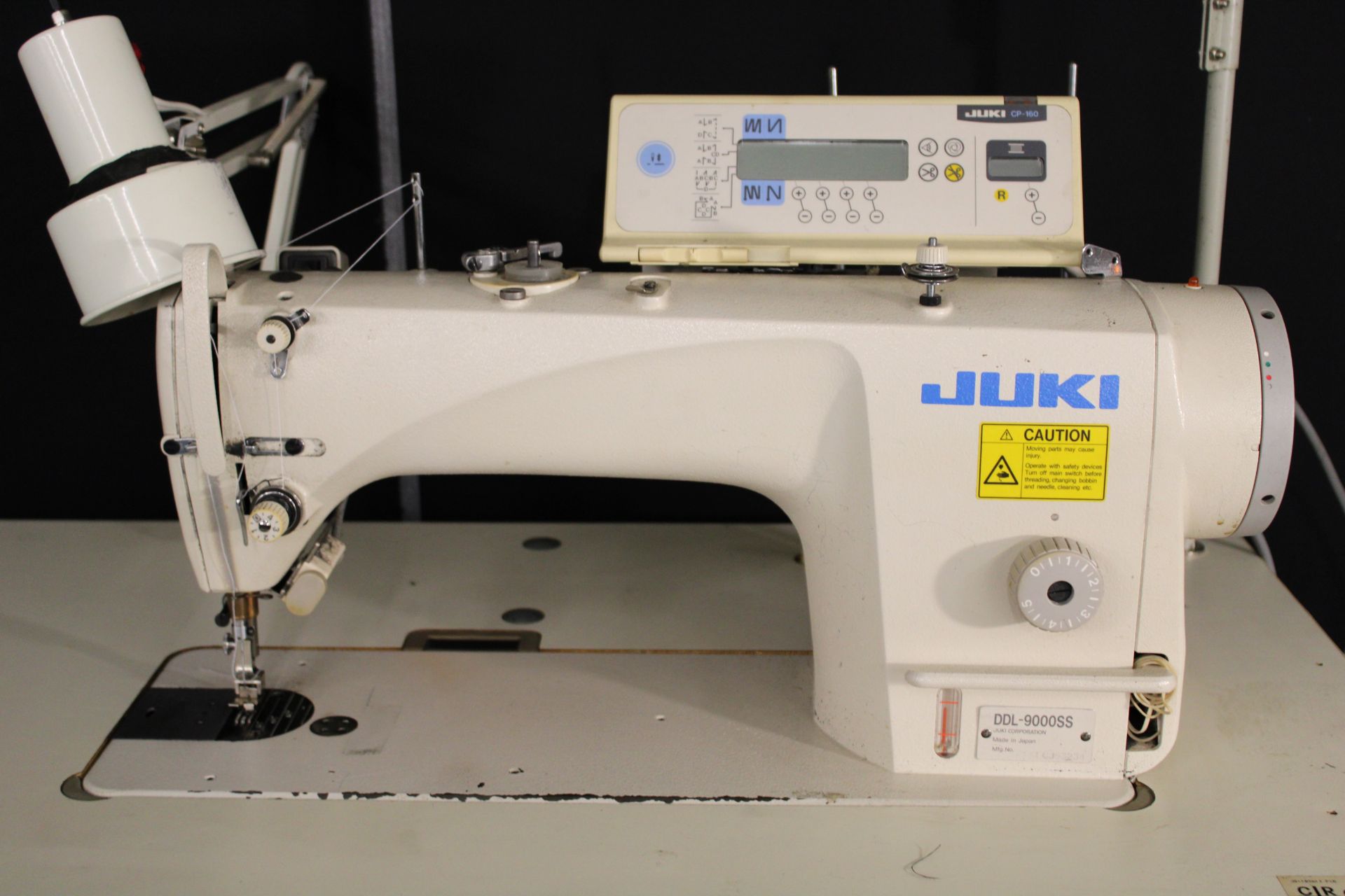 JUKI mod. DDL-9000SS industrial sewing machine, P/T/FOOT LIFT, 110V, stand Up - Image 4 of 6