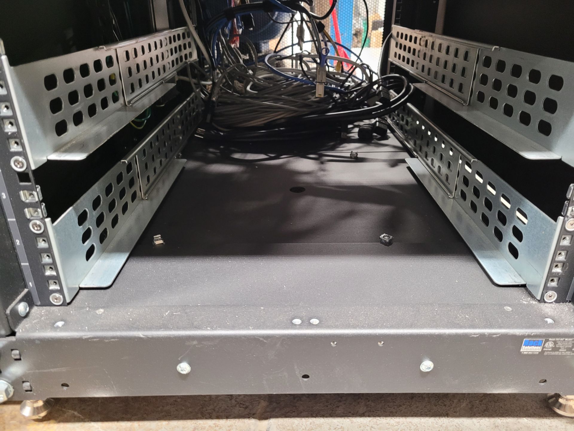 DELL PowerVault Server with Integrated DELL mod. KMMLED185 laptop display, housed in RACK SOLUTIONS - Image 18 of 23