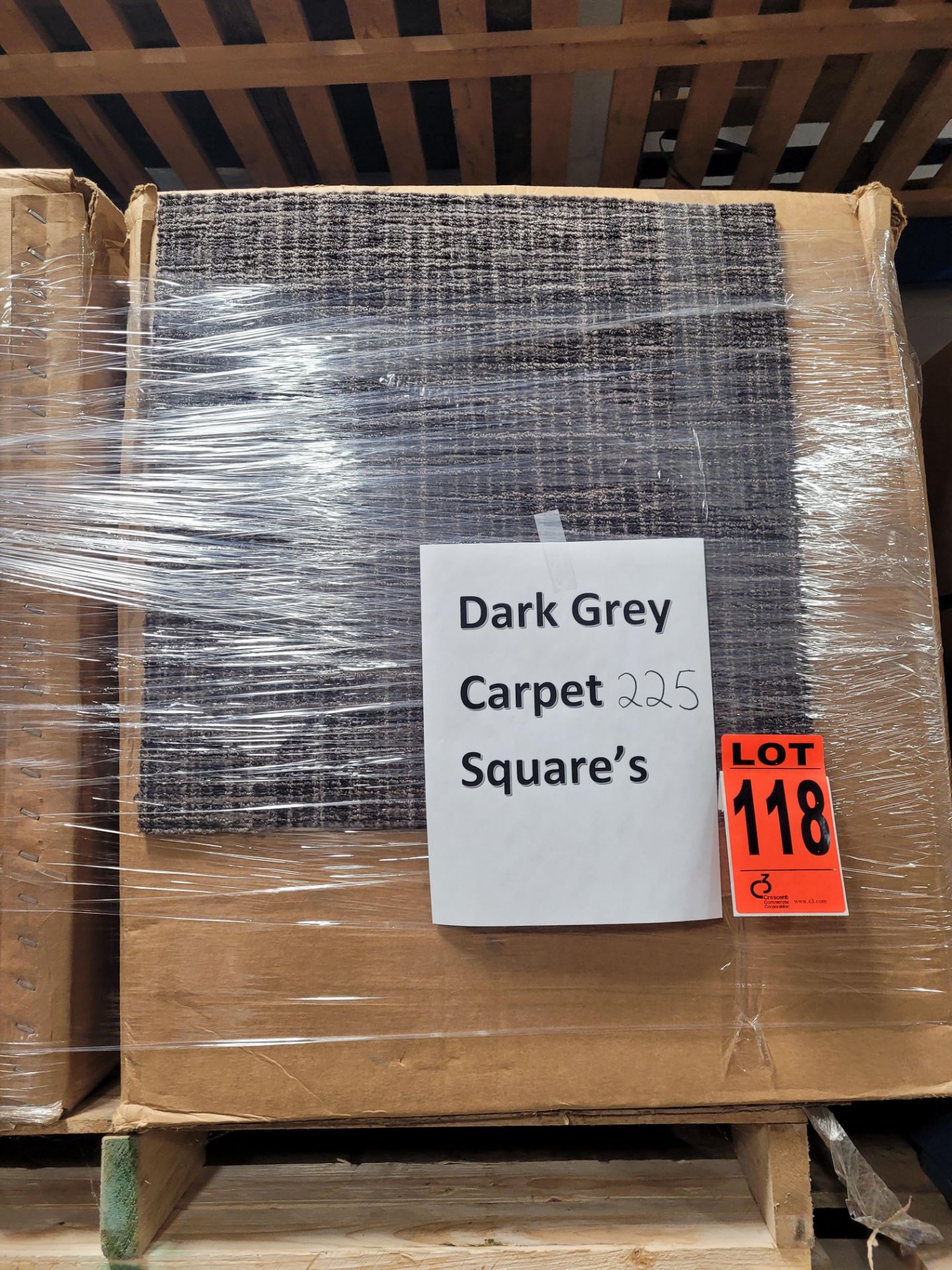 Lot of 225 dark grey carpet squares