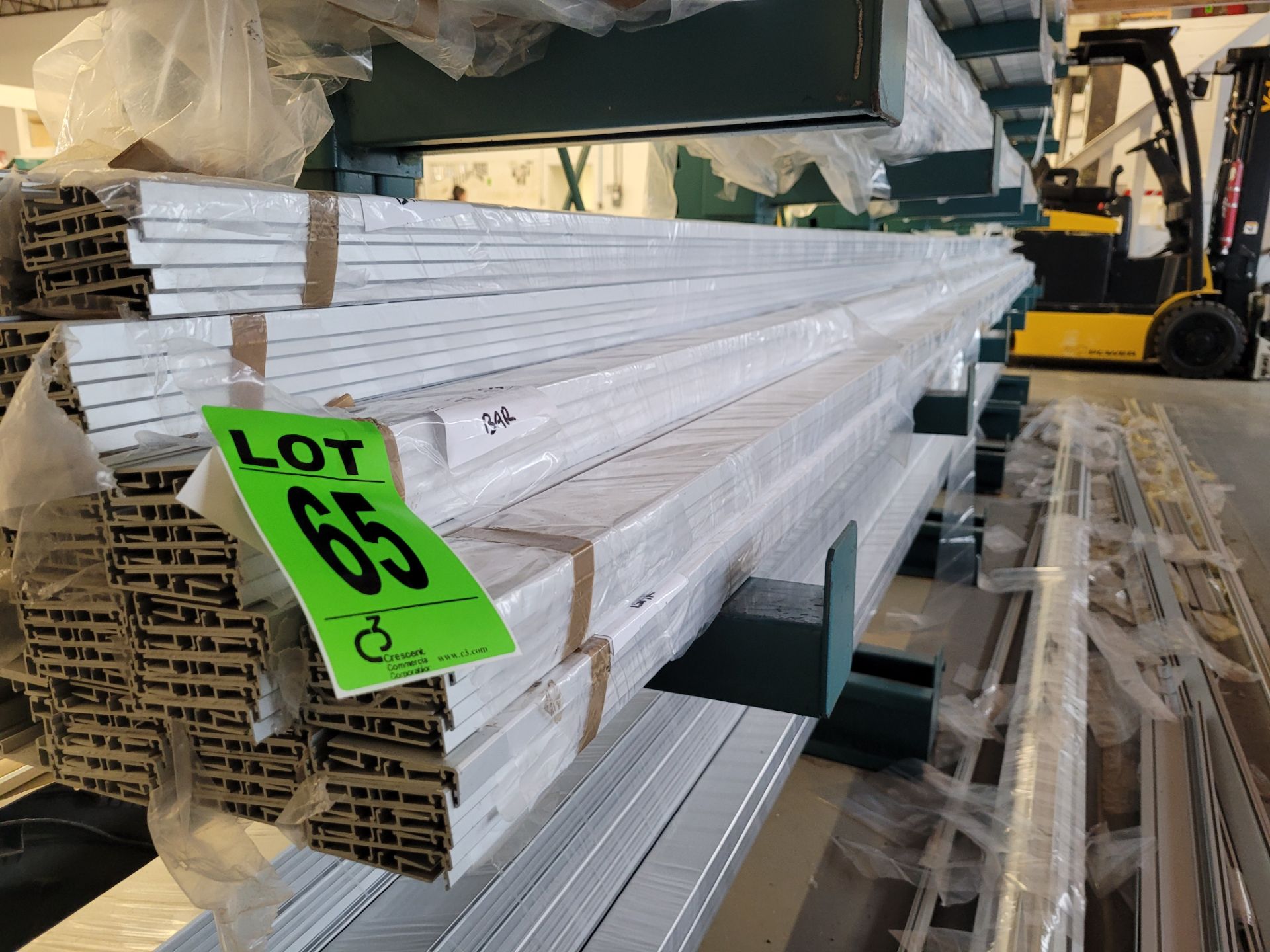 Lot of aluminum extrusions (10) & (4) packs of bars of ~20' L, w/ net weight of 10x 28.44 KG and 4 x - Image 2 of 4