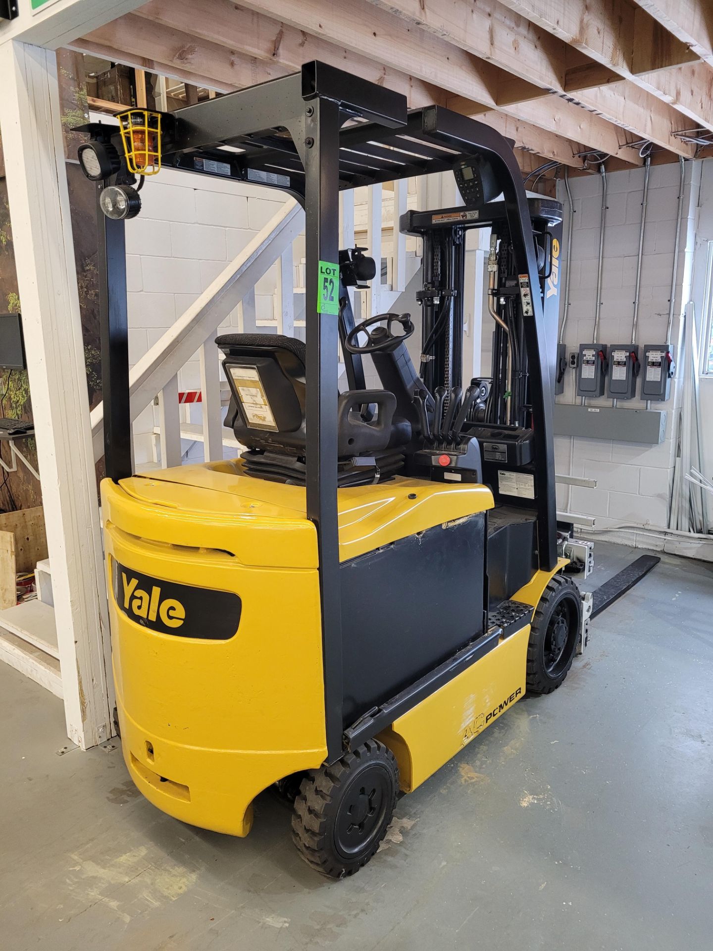 YALE Forklift mod. ERCO050VGN48TE85, 4200lbs cap., 48V, 17' H, 4900hrs, ser. A968N04749 with battery - Image 2 of 30