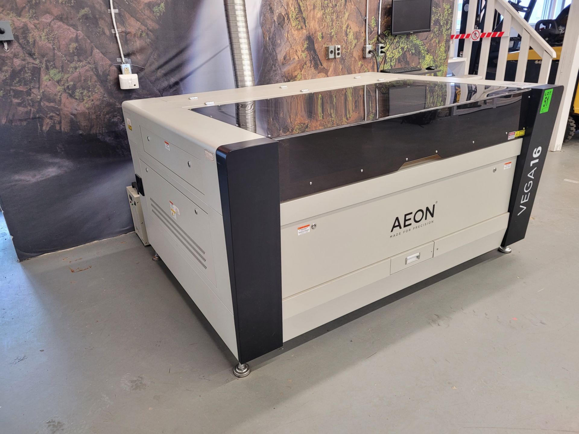 AEON mod. VEGA 16 Laser Cutter, with ultraviolet machine mod. ZR-933 and accessories, dim. 84"x63"x4 - Image 3 of 31