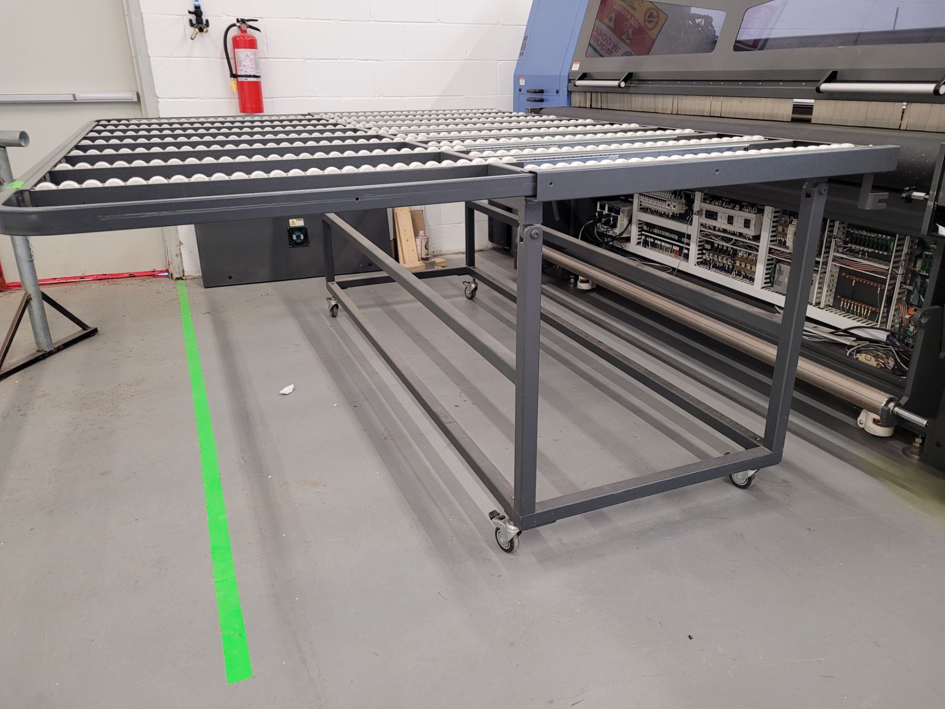 Extendable entry/exit roller conveyor on casters, 92" x 45" x 38" (up to 75") - Image 3 of 4