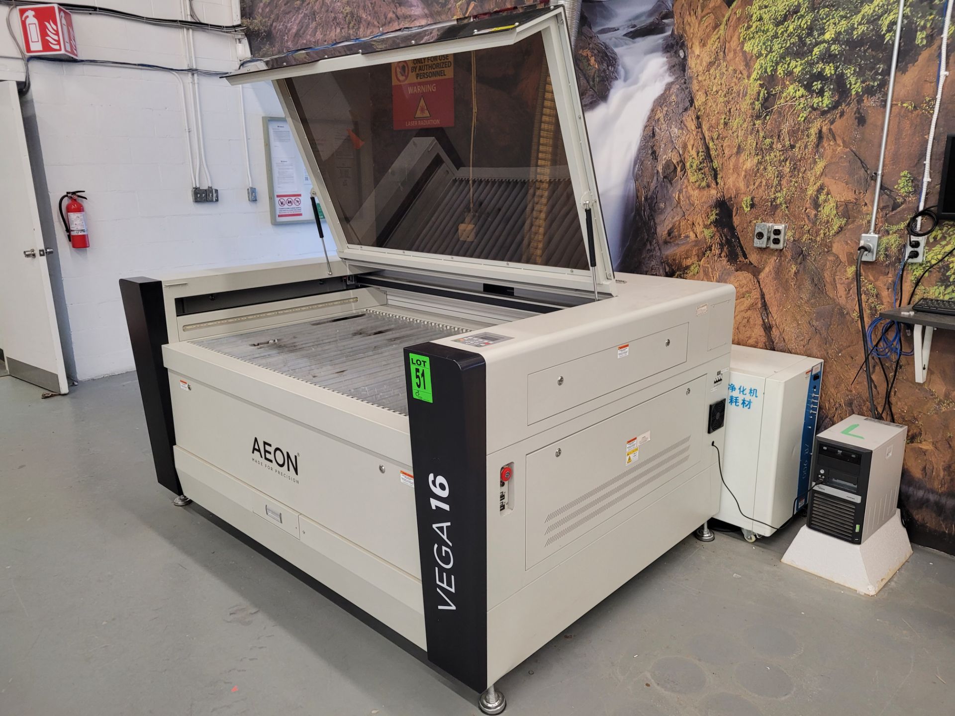 AEON mod. VEGA 16 Laser Cutter, with ultraviolet machine mod. ZR-933 and accessories, dim. 84"x63"x4 - Image 21 of 31