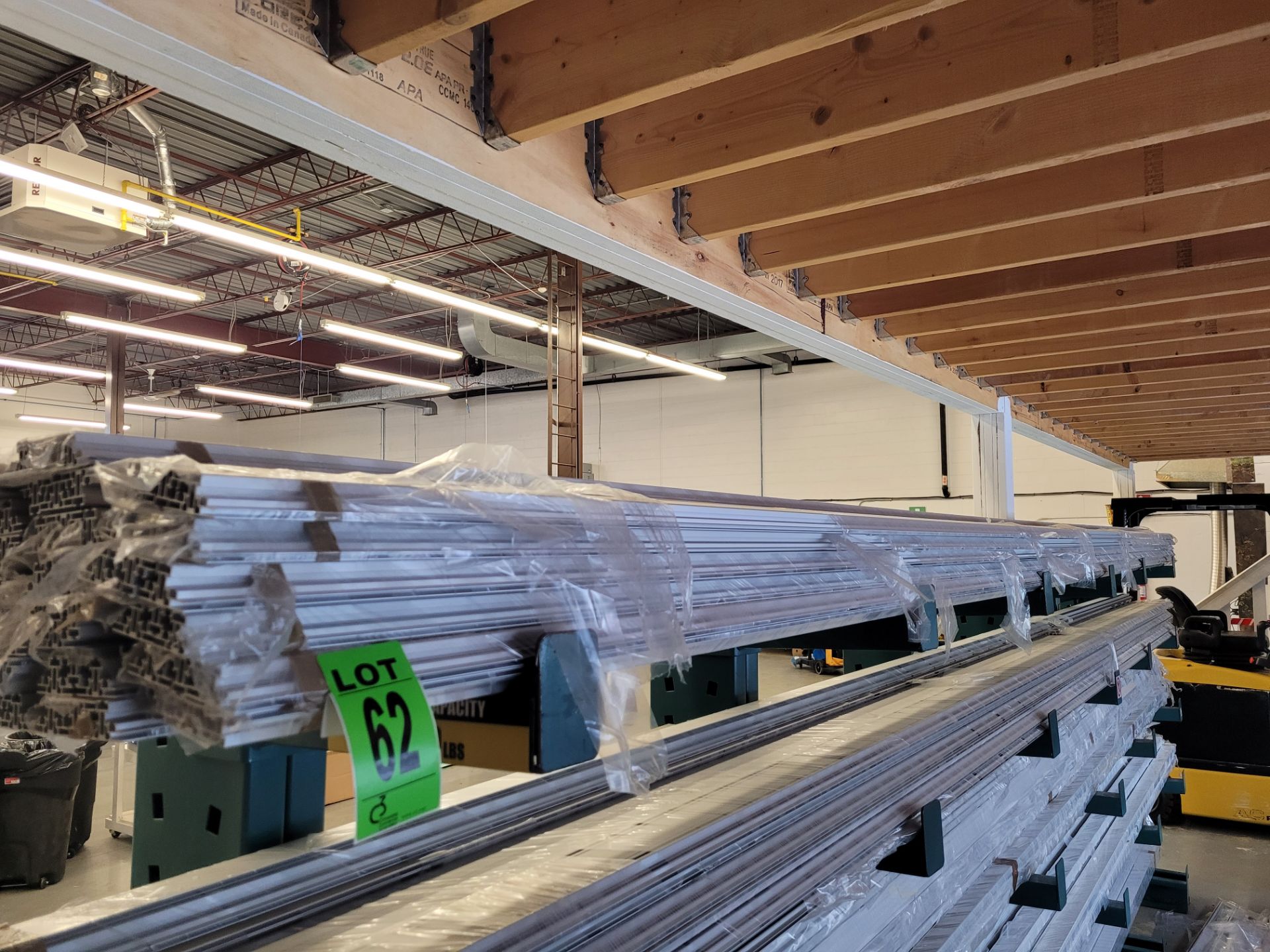 Lot of aluminum extrusions, (20) units total, ~20' L, ~170kg total weight