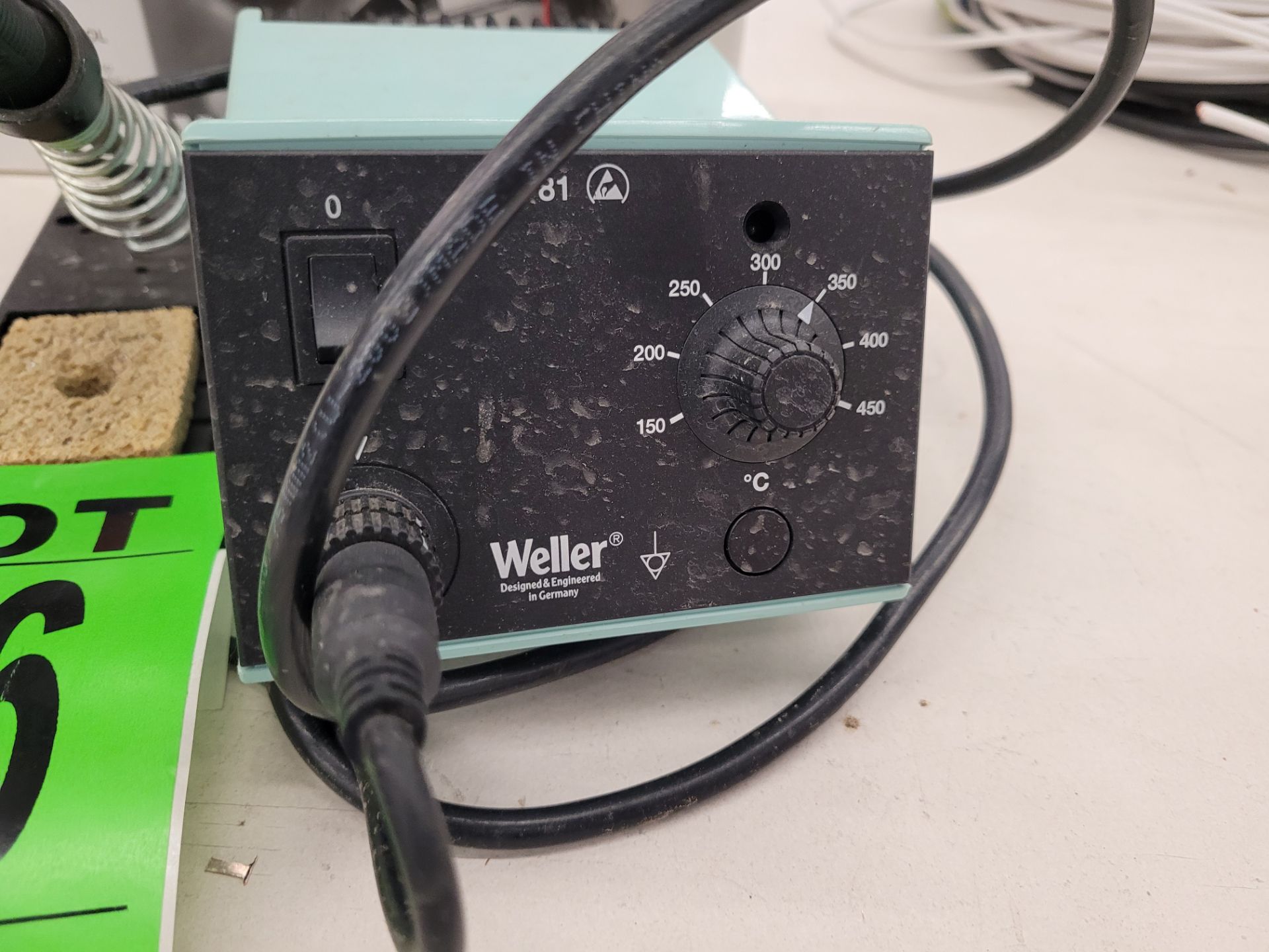 WELLER mod. 5JH82 Electronically controlled soldering station - Image 2 of 3