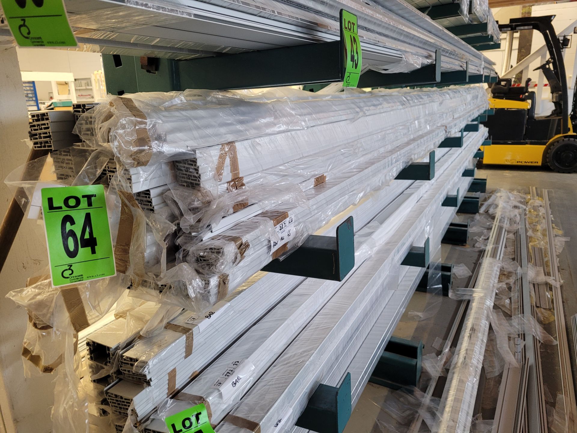 Lot of aluminum extrusions (18) packs of ~20' L bars w/ net weight of 28.44 KG/ea, ~500kg total weig - Image 2 of 4