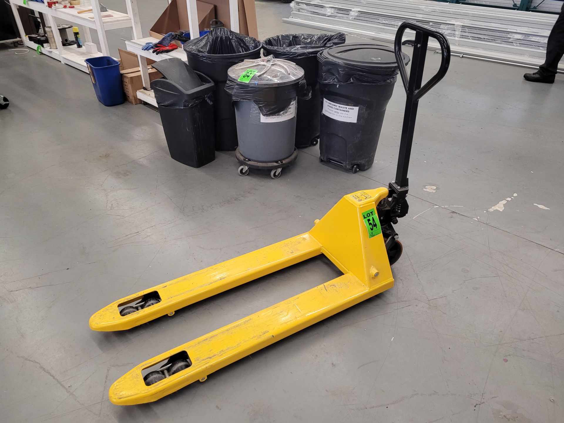 TITAN Narrow Fork pallet jack 2200kg