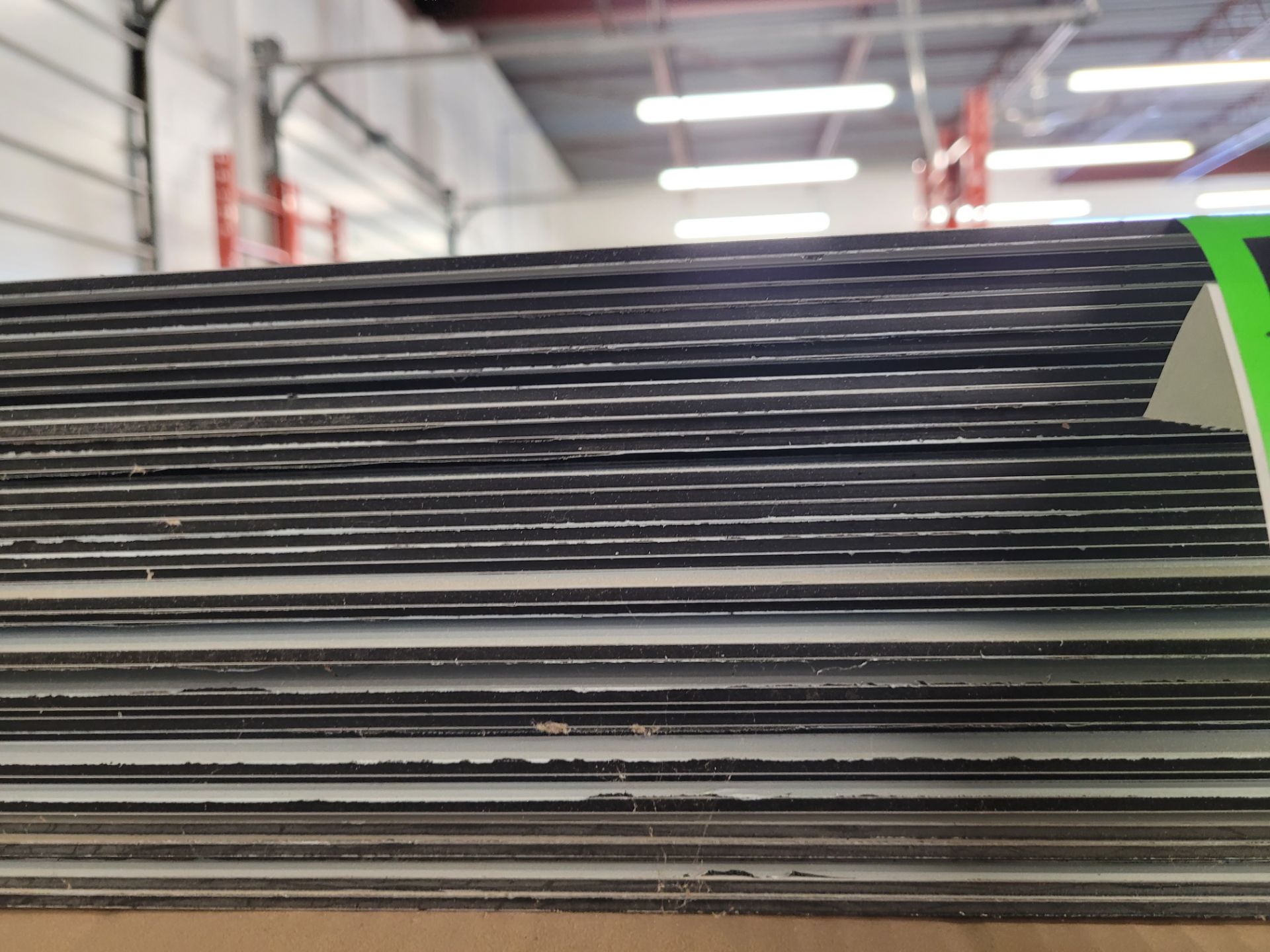 Lot of (36) 3M aluminum composite panels, 1020mm x 2050mm + (7) 3M aluminum composite panels and off - Image 2 of 6