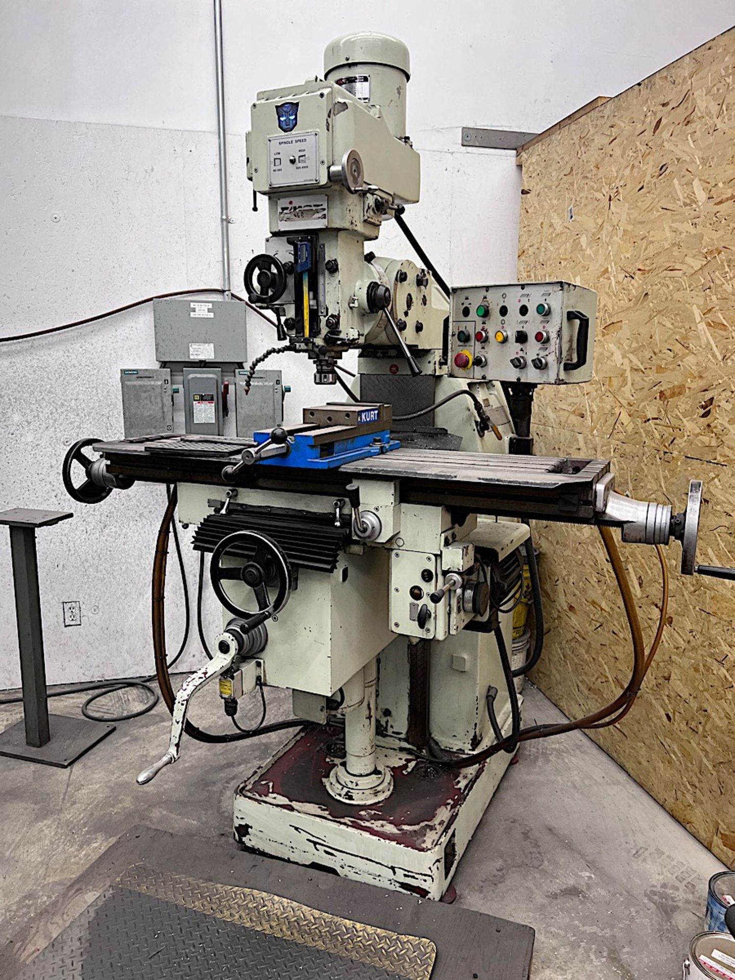 FIRST LC-20VSG MILLING MACHINE