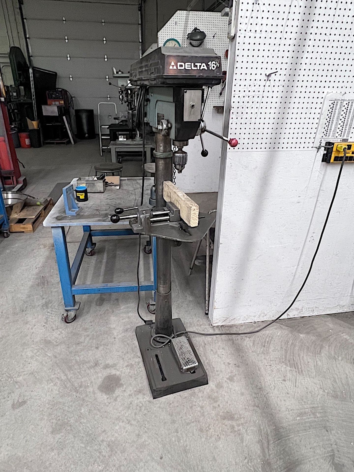 DELTA DRILL PRESS WITH VICE