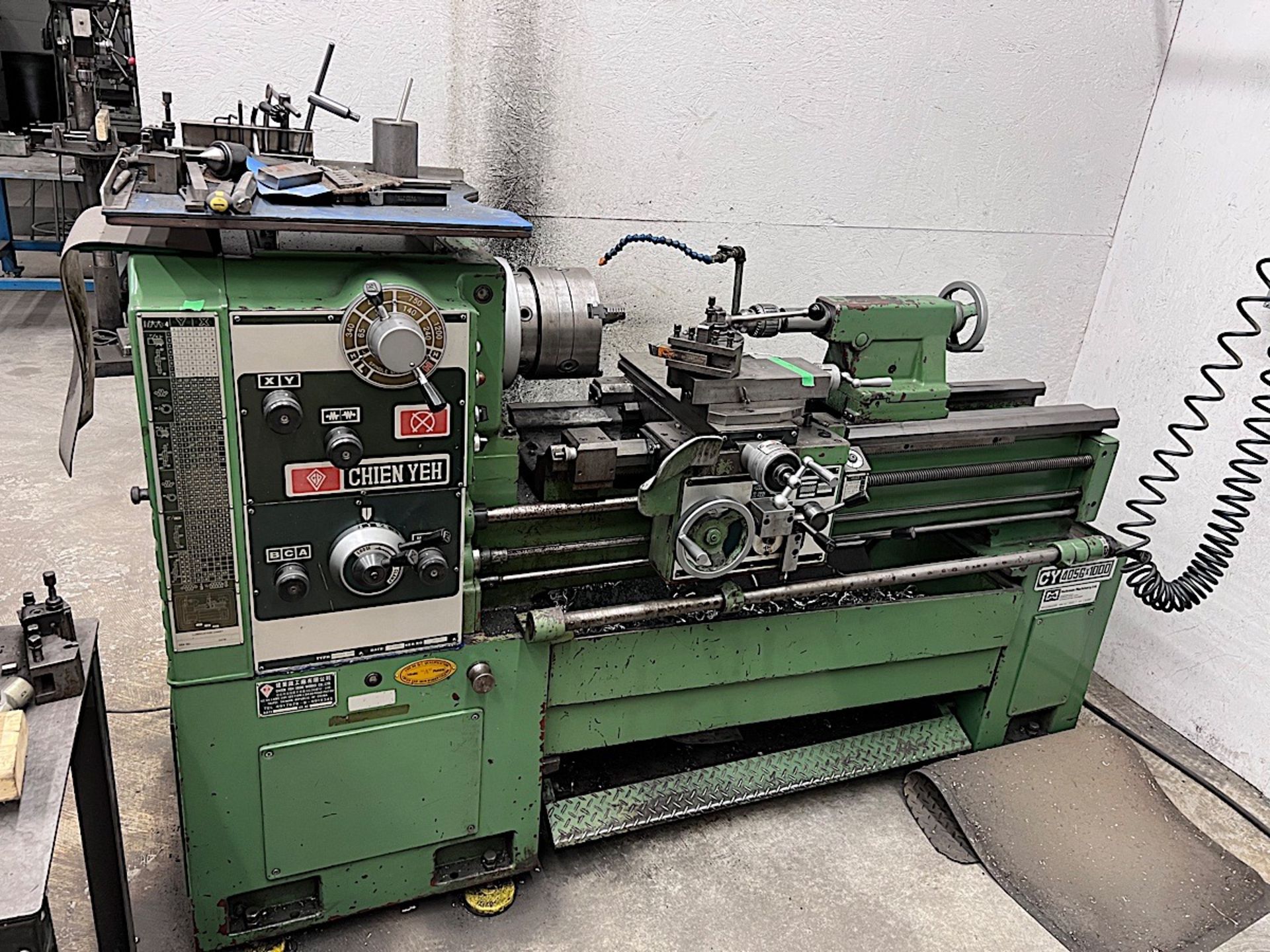 CHIEN YEH (Y405GX 1000) LATHE W/ CHUCKS